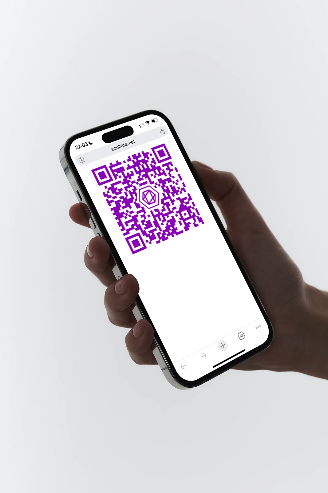 Contractor using smartphone to scan QR code for instant access to safety training and compliance verification